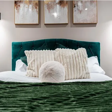 Apartment Arena Side Hot Centre - Sleeps 5