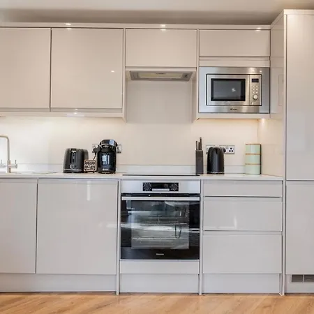 Apartment Arena Side Hot Centre - Sleeps 5