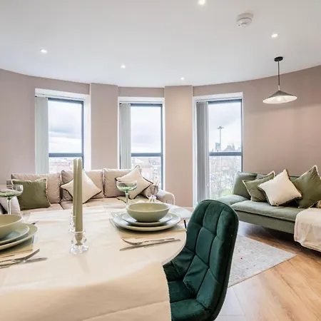 Arena Side Hot Centre - Sleeps 5 * Leeds (West Yorkshire)