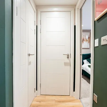 Apartment Arena Side Hot Centre - Sleeps 5